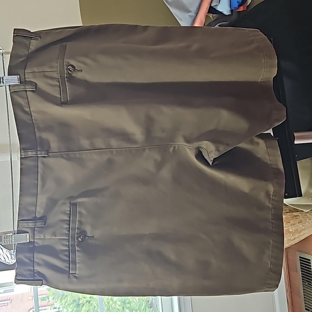 Haggar dress shorts olive green men's size 42 - Picture 2 of 4